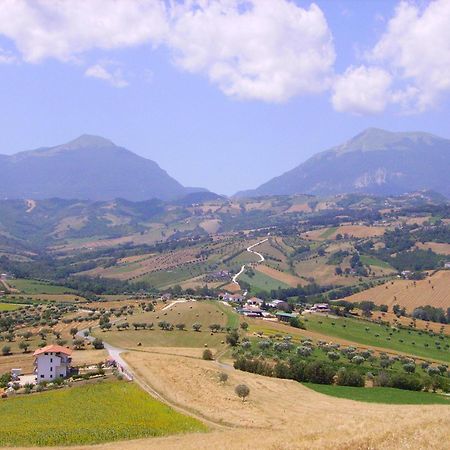 Agriturismo Il Vecchio Carro Campli Extérieur photo